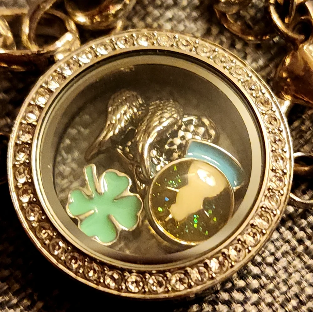 Charm bracelet - Picture 2 of 3